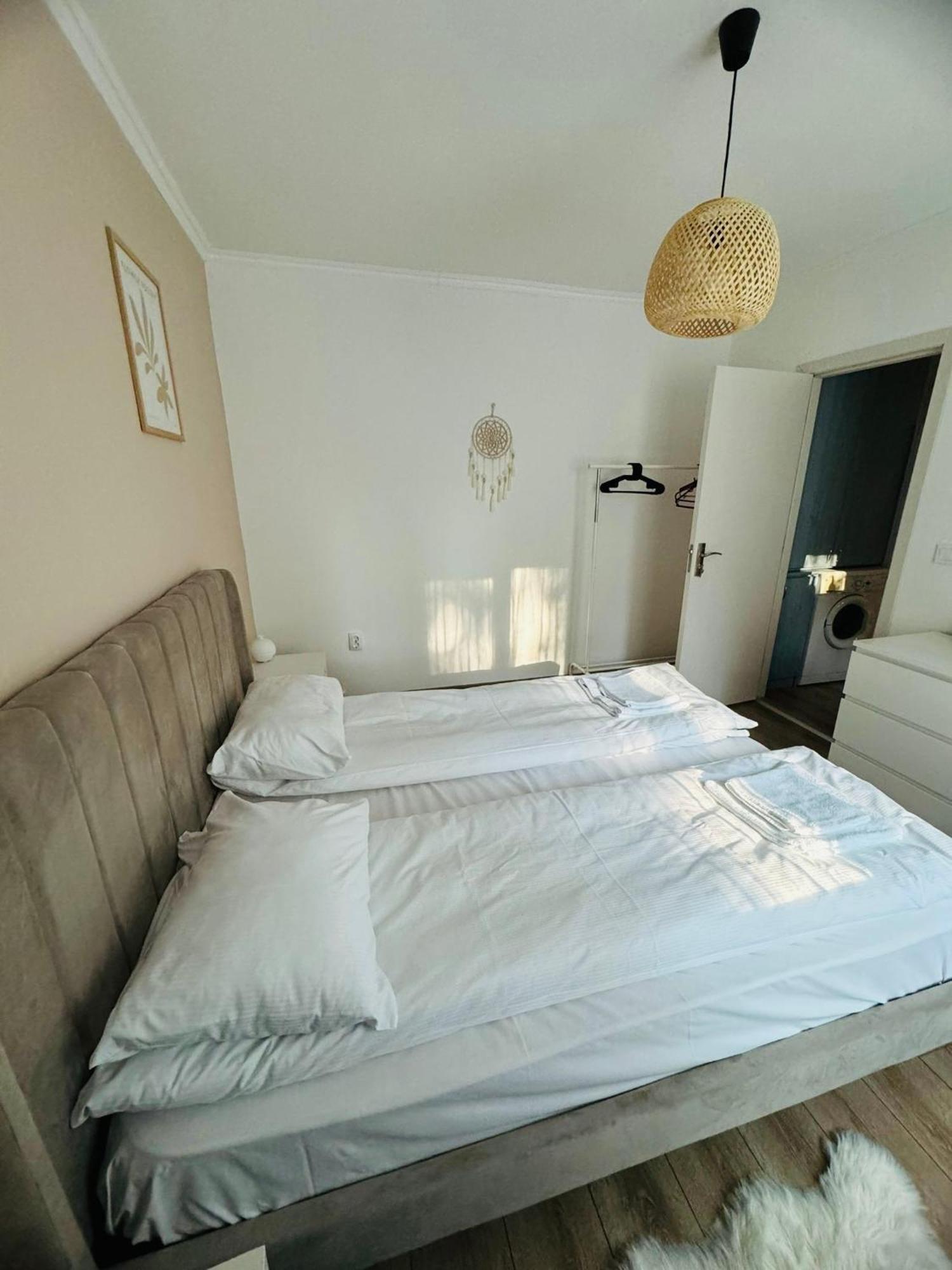 A'S Apartment オネシュティ エクステリア 写真